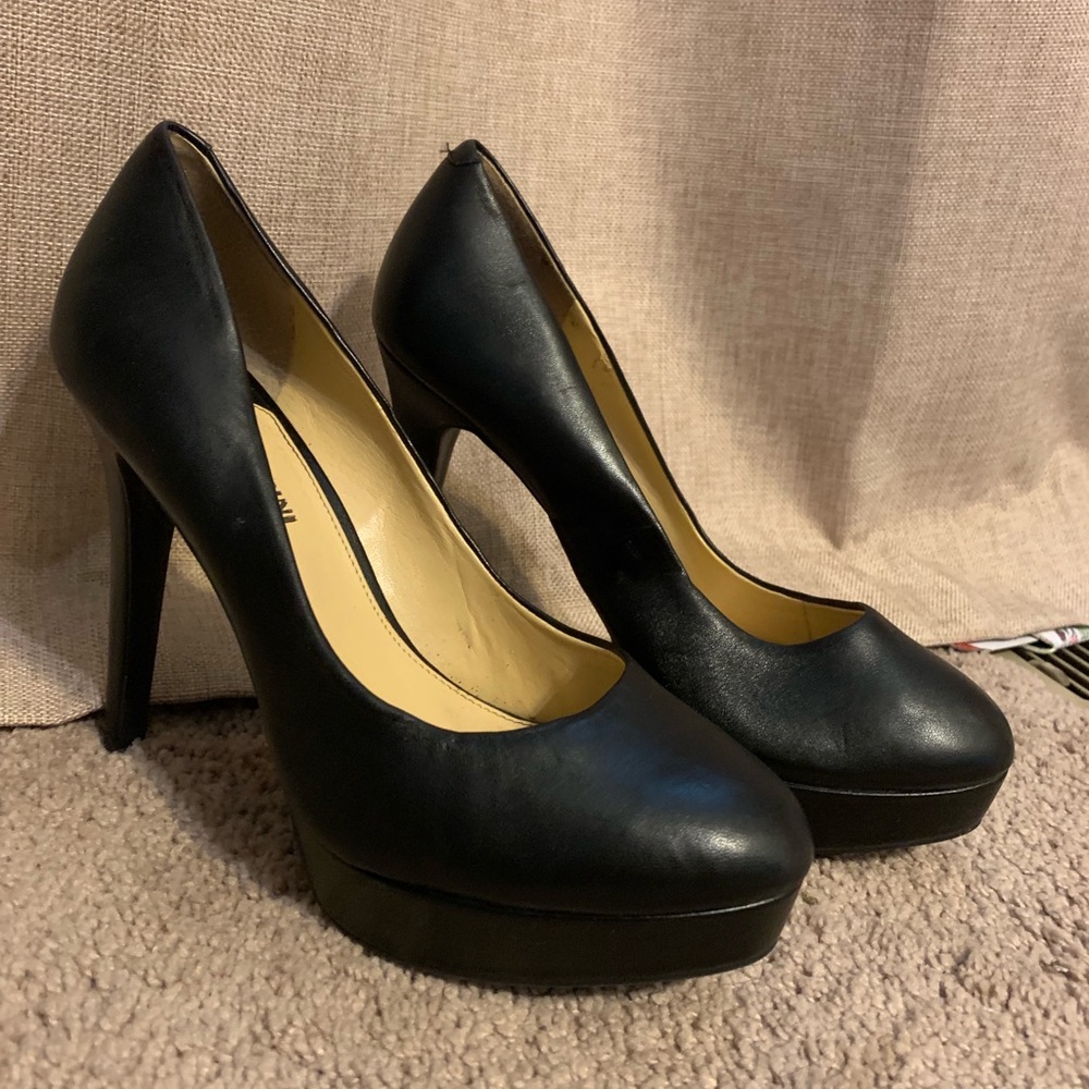 Black Gianni Bini heels